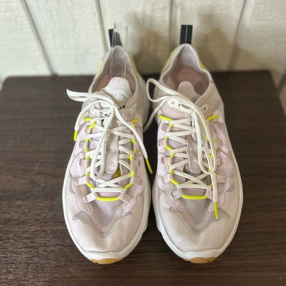 Sorel Kinetic Breakthru Tech Lace Sneakers, size 9. - Picture 3 of 9